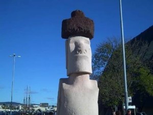 My Moai is bigger than yours - outside the Kon-Tiki Museum in Olso